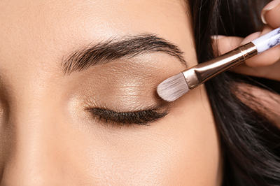 Transforming Your Highlighter into Eyeshadow: 20 Easy Tips & Hacks